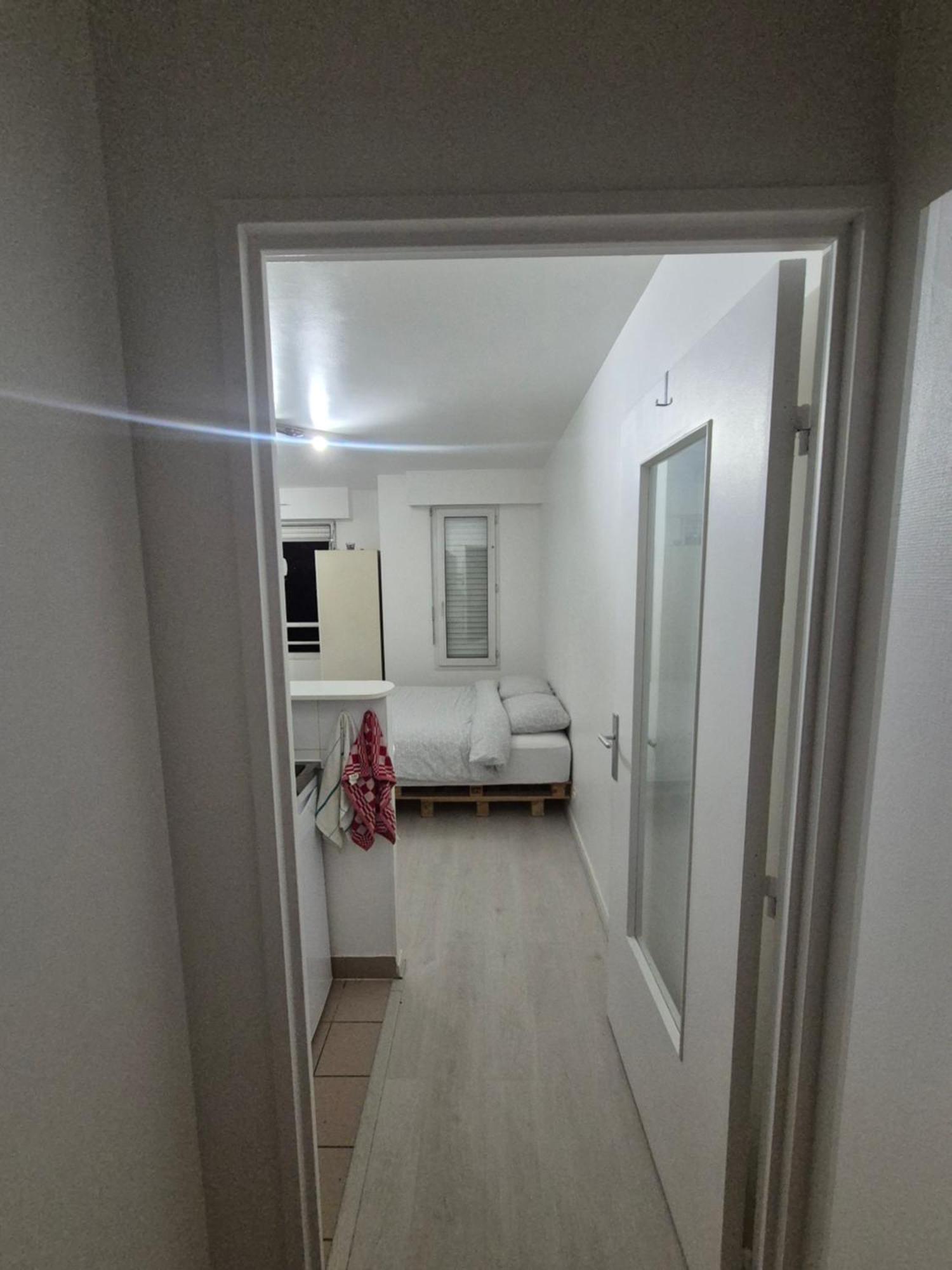 Studio A Suresnes Room photo